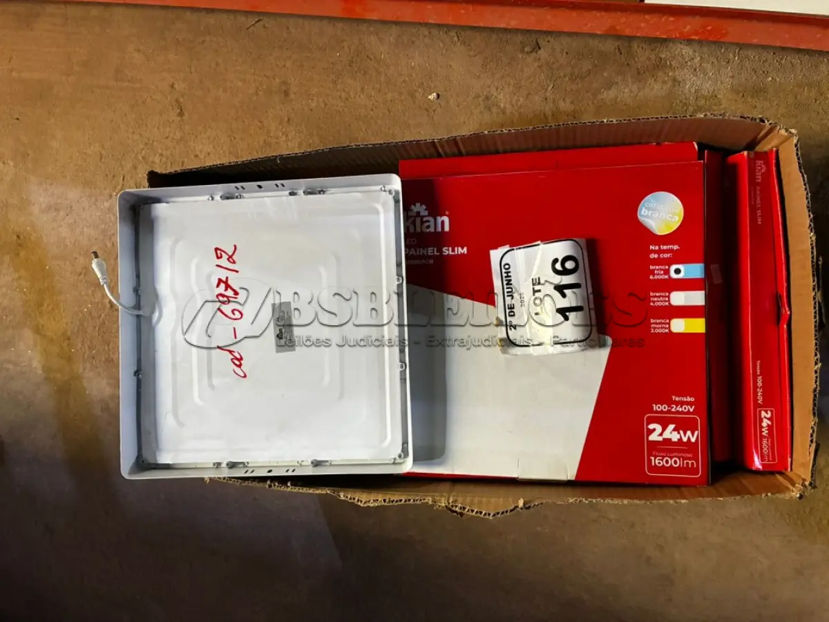 LOTE 116 - 17 LUMINÁRIAS PAINÉIS SLIM DE SOBREPOR 24W MARCA KIAM. (NO ESTADO) ATENÇÃO! FAZER A VISITAÇÃO ANTES DE ARREMATAR, NÃO SABEMOS SE FUNCIONA, LEILÃO NÃO TEM GARANTIA E NEM DEVOLUÇÃO, SUJEITO A POSSÍVEIS AVARIAS VISÍVEIS/OCULTAS E/OU AUSÊNCIA DE COMPONENTES.