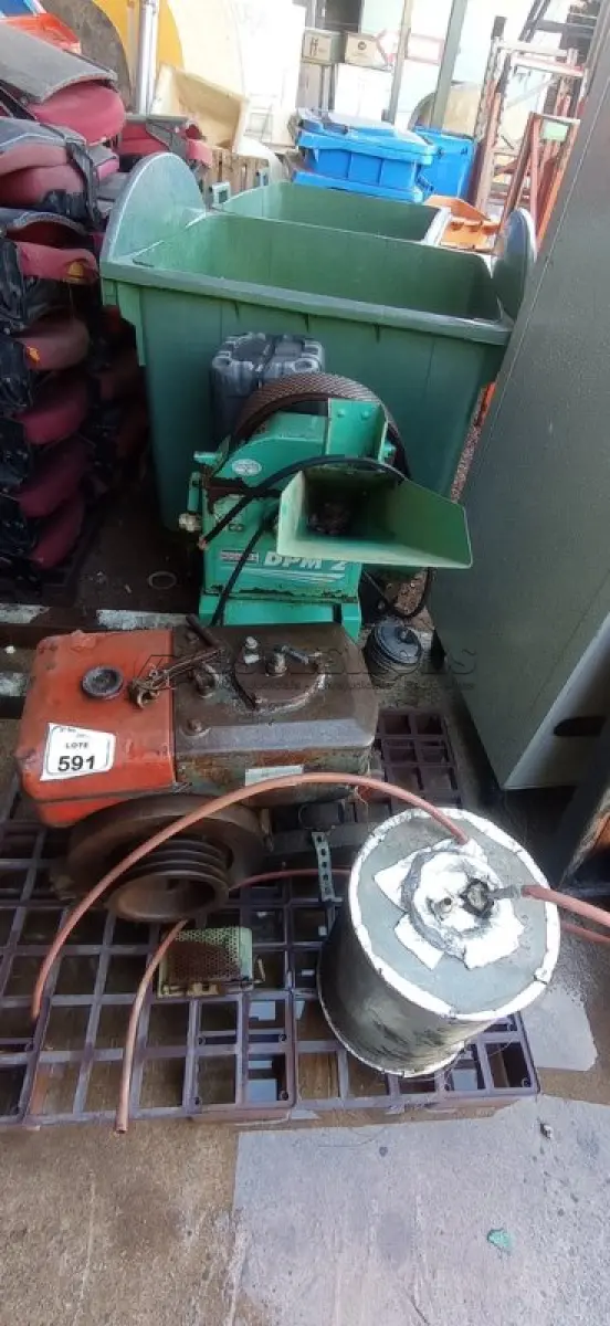 LOTE 591 - 01 FORRAGEIRA COM MOTOR ESTACIONÁRIO A DIESEL MODELO NT65K MARCA YANMAR. (NO ESTADO) ATENÇÃO! FAZER A VISITAÇÃO ANTES DE ARREMATAR, NÃO SABEMOS SE FUNCIONA, LEILÃO NÃO TEM GARANTIA E NEM DEVOLUÇÃO, SUJEITO A POSSÍVEIS AVARIAS VISÍVEIS/OCULTAS E/OU AUSÊNCIA DE COMPONENTES.