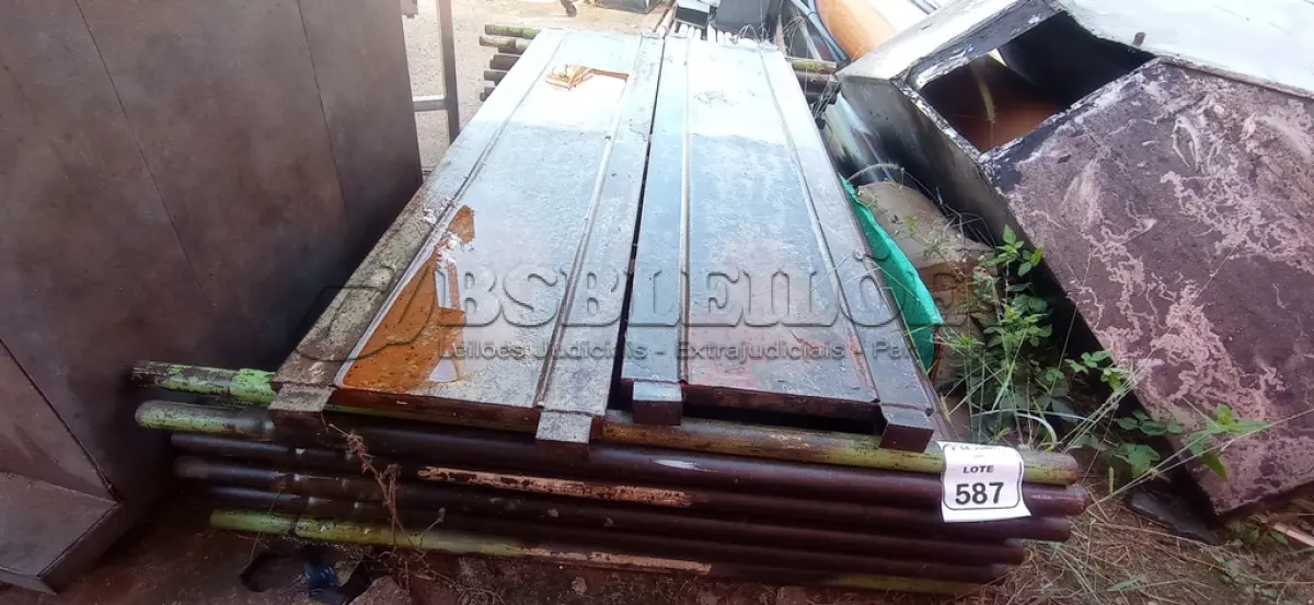 LOTE 587 - 10 PEÇAS DE ANDAIME DE 1X1,5M COM 02 PLATAFORMAS. (NO ESTADO) ATENÇÃO! FAZER A VISITAÇÃO ANTES DE ARREMATAR, NÃO SABEMOS SE FUNCIONA, LEILÃO NÃO TEM GARANTIA E NEM DEVOLUÇÃO, SUJEITO A POSSÍVEIS AVARIAS VISÍVEIS/OCULTAS E/OU AUSÊNCIA DE COMPONENTES.