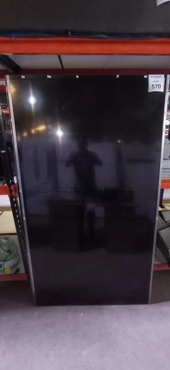 LOTE 570 - 01 TV 80’’ PARA RETIRADA DE PEÇAS. (NO ESTADO) ATENÇÃO! FAZER A VISITAÇÃO ANTES DE ARREMATAR, NÃO SABEMOS SE FUNCIONA, LEILÃO NÃO TEM GARANTIA E NEM DEVOLUÇÃO, SUJEITO A POSSÍVEIS AVARIAS VISÍVEIS/OCULTAS E/OU AUSÊNCIA DE COMPONENTES.