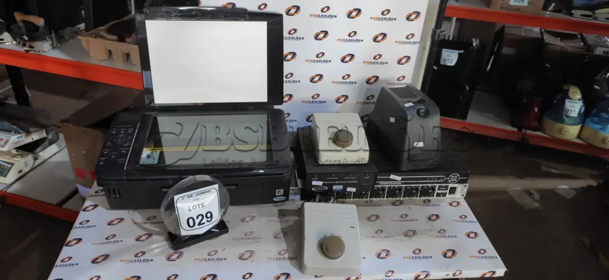 LOTE 029 - 01 ULTRAGAIN PRO-8 DIGITAL, 01 FONTE DE ALIMENTAÇÃO CHAVEADA, 01 DVR, 01 AUTOTRANSFORMADOR 1.500VA, 01 IMPRESSORA MODELO TX410 MARCA EPSON E 02 ADAPTADORES DE ENERGIA MODELO M38063 MARCA CANON. (NO ESTADO) ATENÇÃO! FAZER A VISITAÇÃO ANTES DE ARREMATAR, NÃO SABEMOS SE FUNCIONA, LEILÃO NÃO TEM GARANTIA E NEM DEVOLUÇÃO, SUJEITO A POSSÍVEIS AVARIAS VISÍVEIS/OCULTAS E/OU AUSÊNCIA DE COMPONENTES.