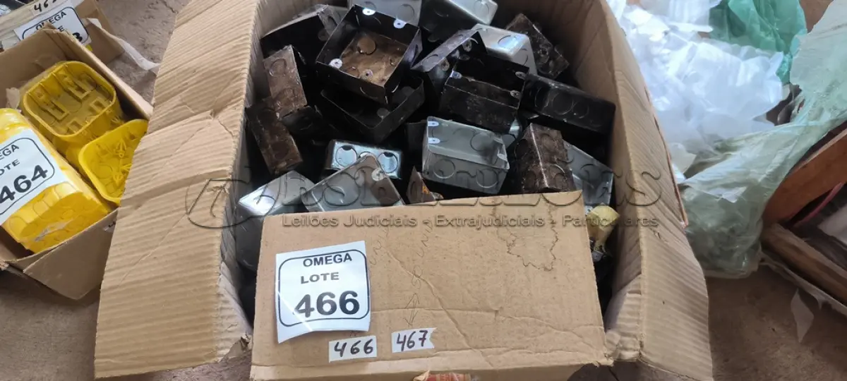 LOTE 466 - 50 CAIXAS DE PASSAGEM 4X2. (NO ESTADO EM QUE SE ENCONTRA. SUJEITO A AVARIAS OCULTAS/VISÍVEIS.)