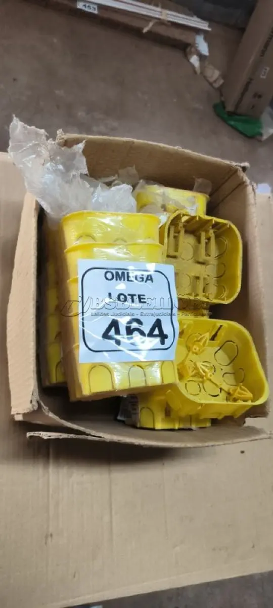 LOTE 464 - 22  TIGRE CAIXA DE LUZ 4X4 AMARELA - PARA DRYWALL. (NO ESTADO EM QUE SE ENCONTRA. SUJEITO A AVARIAS OCULTAS/VISÍVEIS.)