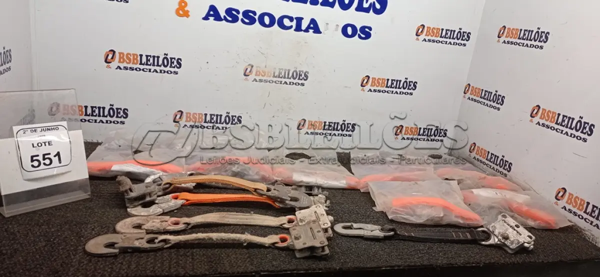 LOTE 551 - 01 LOTE COM VÁRIOS TRAVAQUEDAS. (NO ESTADO) ATENÇÃO! FAZER A VISITAÇÃO ANTES DE ARREMATAR, NÃO SABEMOS SE FUNCIONA, LEILÃO NÃO TEM GARANTIA E NEM DEVOLUÇÃO, SUJEITO A POSSÍVEIS AVARIAS VISÍVEIS/OCULTAS E/OU AUSÊNCIA DE COMPONENTES.