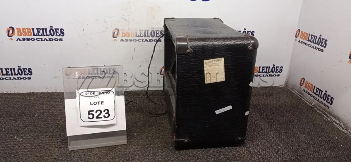 LOTE 523 - 01 CAIXA AMPLIFICADORA MARCA METEORO. (NO ESTADO) ATENÇÃO! FAZER A VISITAÇÃO ANTES DE ARREMATAR, NÃO SABEMOS SE FUNCIONA, LEILÃO NÃO TEM GARANTIA E NEM DEVOLUÇÃO, SUJEITO A POSSÍVEIS AVARIAS VISÍVEIS/OCULTAS E/OU AUSÊNCIA DE COMPONENTES.