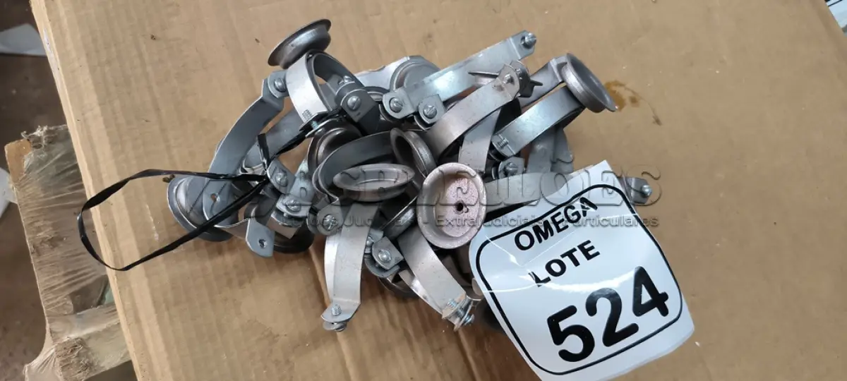 LOTE 524 - 23 ABRAÇADEIRAS TIPO COPO DN 3". (NO ESTADO EM QUE SE ENCONTRA. SUJEITO A AVARIAS OCULTAS/VISÍVEIS.)