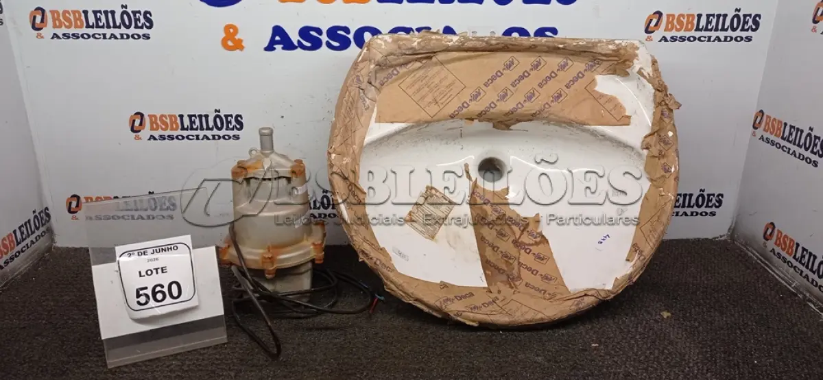 LOTE 560 - 01 BOMBA SUBMERSA E 01 PIA MARCA DECA. (NO ESTADO) ATENÇÃO! FAZER A VISITAÇÃO ANTES DE ARREMATAR, NÃO SABEMOS SE FUNCIONA, LEILÃO NÃO TEM GARANTIA E NEM DEVOLUÇÃO, SUJEITO A POSSÍVEIS AVARIAS VISÍVEIS/OCULTAS E/OU AUSÊNCIA DE COMPONENTES.