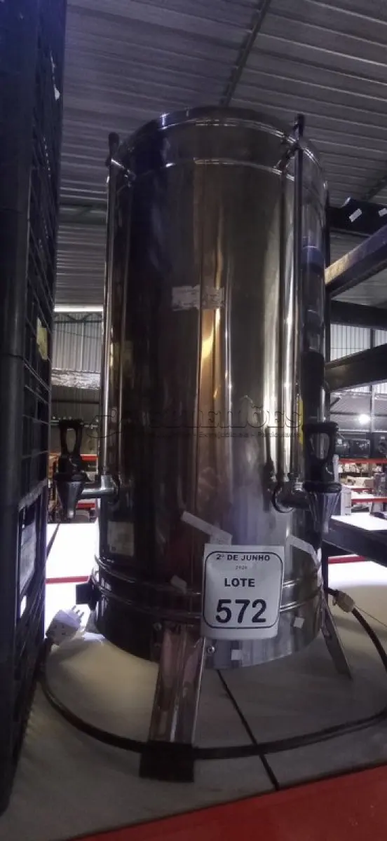LOTE 572 - 01 CAFETEIRA INDUSTRIAL EM INOX. (NO ESTADO) ATENÇÃO! FAZER A VISITAÇÃO ANTES DE ARREMATAR, NÃO SABEMOS SE FUNCIONA, LEILÃO NÃO TEM GARANTIA E NEM DEVOLUÇÃO, SUJEITO A POSSÍVEIS AVARIAS VISÍVEIS/OCULTAS E/OU AUSÊNCIA DE COMPONENTES.