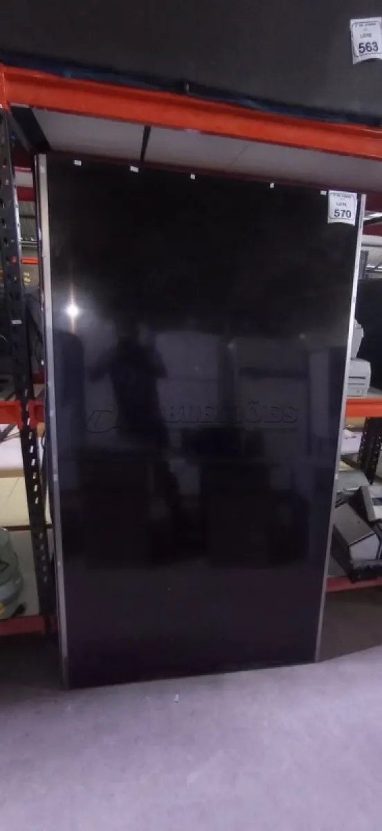 LOTE 570 - 01 TV 80’’ PARA RETIRADA DE PEÇAS. (NO ESTADO) ATENÇÃO! FAZER A VISITAÇÃO ANTES DE ARREMATAR, NÃO SABEMOS SE FUNCIONA, LEILÃO NÃO TEM GARANTIA E NEM DEVOLUÇÃO, SUJEITO A POSSÍVEIS AVARIAS VISÍVEIS/OCULTAS E/OU AUSÊNCIA DE COMPONENTES.