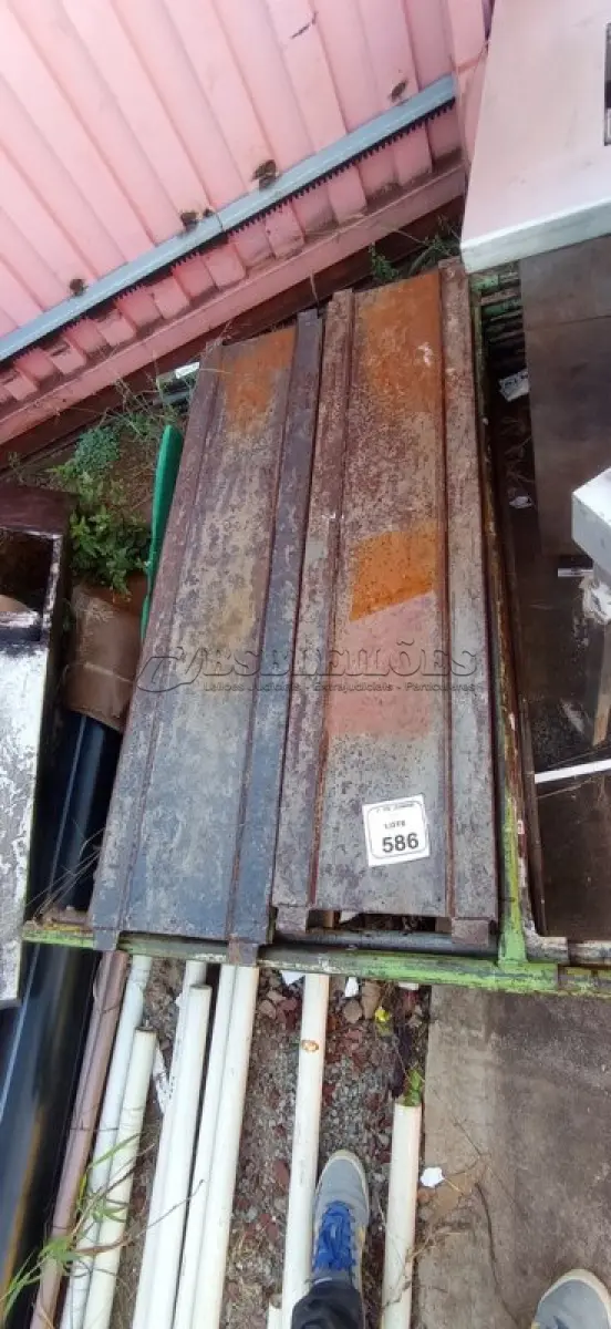 LOTE 586 - 10 PEÇAS DE ANDAIME DE 1X1,5M COM 04 PLATAFORMAS. (NO ESTADO) ATENÇÃO! FAZER A VISITAÇÃO ANTES DE ARREMATAR, NÃO SABEMOS SE FUNCIONA, LEILÃO NÃO TEM GARANTIA E NEM DEVOLUÇÃO, SUJEITO A POSSÍVEIS AVARIAS VISÍVEIS/OCULTAS E/OU AUSÊNCIA DE COMPONENTES.
