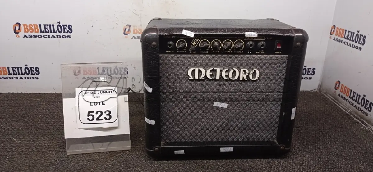 LOTE 523 - 01 CAIXA AMPLIFICADORA MARCA METEORO. (NO ESTADO) ATENÇÃO! FAZER A VISITAÇÃO ANTES DE ARREMATAR, NÃO SABEMOS SE FUNCIONA, LEILÃO NÃO TEM GARANTIA E NEM DEVOLUÇÃO, SUJEITO A POSSÍVEIS AVARIAS VISÍVEIS/OCULTAS E/OU AUSÊNCIA DE COMPONENTES.
