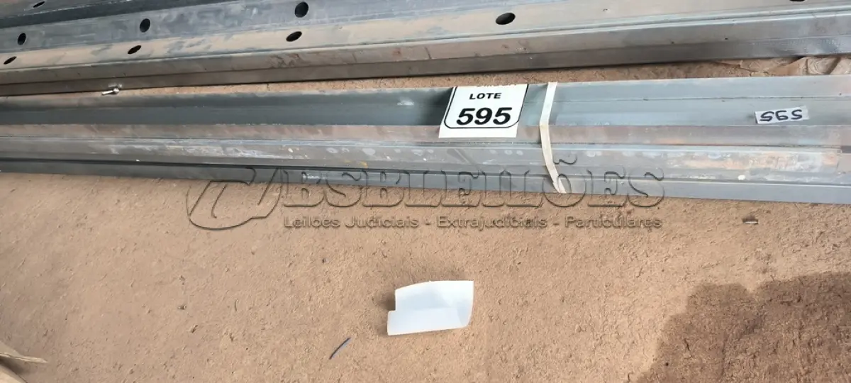 LOTE 595 - 09 PERFIS GUIA 70MM AÇO PAREDE - PARA DRYWALL. (NO ESTADO EM QUE SE ENCONTRA. SUJEITO A AVARIAS OCULTAS/VISÍVEIS.)