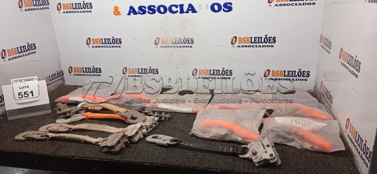LOTE 551 - 01 LOTE COM VÁRIOS TRAVAQUEDAS. (NO ESTADO) ATENÇÃO! FAZER A VISITAÇÃO ANTES DE ARREMATAR, NÃO SABEMOS SE FUNCIONA, LEILÃO NÃO TEM GARANTIA E NEM DEVOLUÇÃO, SUJEITO A POSSÍVEIS AVARIAS VISÍVEIS/OCULTAS E/OU AUSÊNCIA DE COMPONENTES.