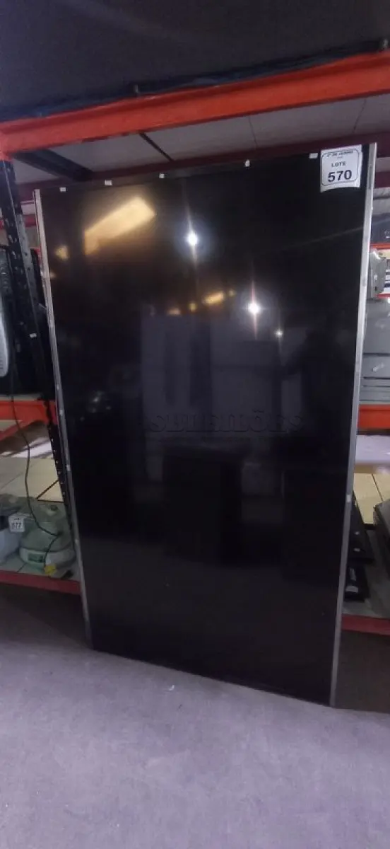 LOTE 570 - 01 TV 80’’ PARA RETIRADA DE PEÇAS. (NO ESTADO) ATENÇÃO! FAZER A VISITAÇÃO ANTES DE ARREMATAR, NÃO SABEMOS SE FUNCIONA, LEILÃO NÃO TEM GARANTIA E NEM DEVOLUÇÃO, SUJEITO A POSSÍVEIS AVARIAS VISÍVEIS/OCULTAS E/OU AUSÊNCIA DE COMPONENTES.