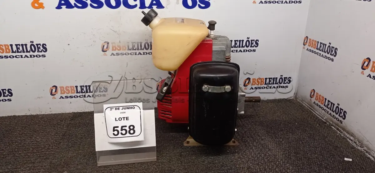 LOTE 558 - 01 MOTOR ESTACIONÁRIO 5.0CV 12V 20W A GASOLINA MARCA BRANCO. (NO ESTADO) ATENÇÃO! FAZER A VISITAÇÃO ANTES DE ARREMATAR, NÃO SABEMOS SE FUNCIONA, LEILÃO NÃO TEM GARANTIA E NEM DEVOLUÇÃO, SUJEITO A POSSÍVEIS AVARIAS VISÍVEIS/OCULTAS E/OU AUSÊNCIA DE COMPONENTES.