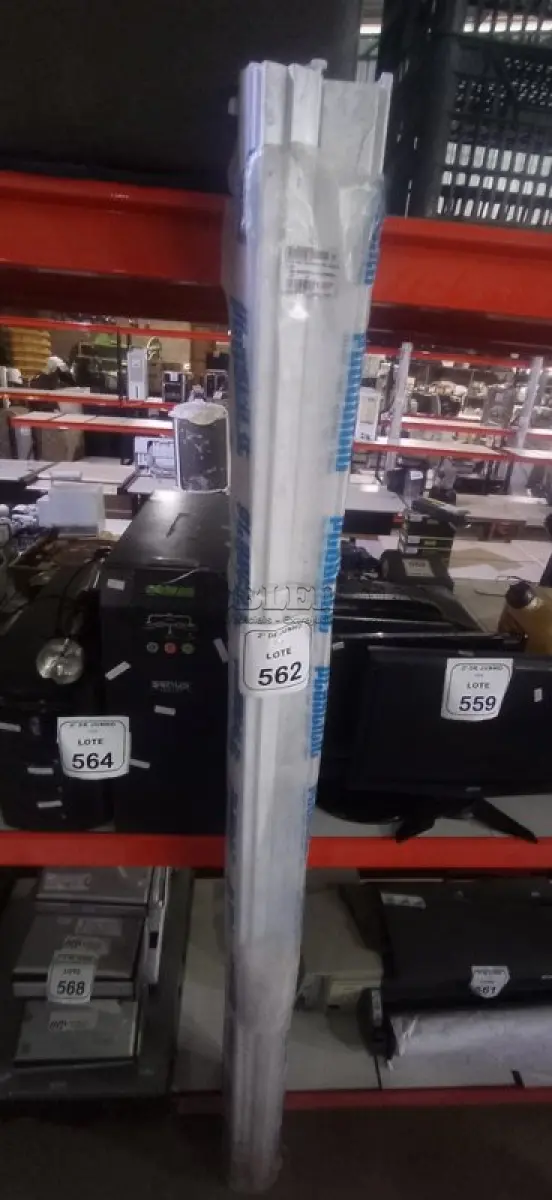 LOTE 562 - 01 PORTA SANFONADA PVC DE 0,86X2,10 NA COR BRANCA MARCA PLASTILIT. (NO ESTADO) ATENÇÃO! FAZER A VISITAÇÃO ANTES DE ARREMATAR, NÃO SABEMOS SE FUNCIONA, LEILÃO NÃO TEM GARANTIA E NEM DEVOLUÇÃO, SUJEITO A POSSÍVEIS AVARIAS VISÍVEIS/OCULTAS E/OU AUSÊNCIA DE COMPONENTES.