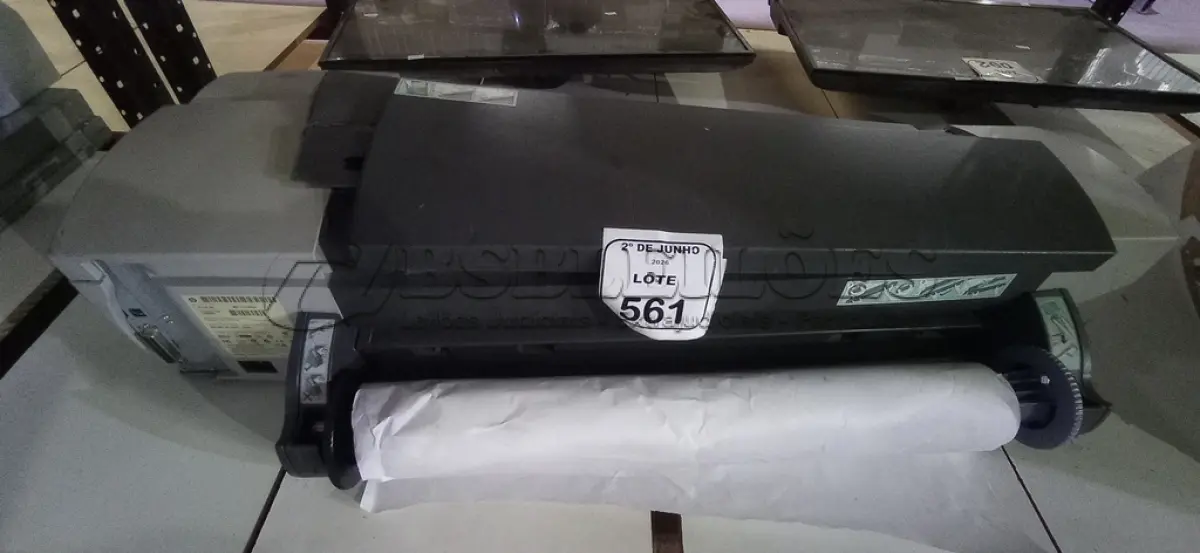 LOTE 561 - 01 PLOTTER MODELO DESIGNJET 11 MARCA HP. (NO ESTADO) ATENÇÃO! FAZER A VISITAÇÃO ANTES DE ARREMATAR, NÃO SABEMOS SE FUNCIONA, LEILÃO NÃO TEM GARANTIA E NEM DEVOLUÇÃO, SUJEITO A POSSÍVEIS AVARIAS VISÍVEIS/OCULTAS E/OU AUSÊNCIA DE COMPONENTES.