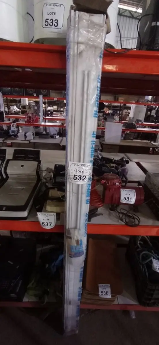LOTE 532 - 01 PORTA SANFONADA PVC DE 0,86X2,10 NA COR BRANCA MARCA PLASTILIT. (NO ESTADO) ATENÇÃO! FAZER A VISITAÇÃO ANTES DE ARREMATAR, NÃO SABEMOS SE FUNCIONA, LEILÃO NÃO TEM GARANTIA E NEM DEVOLUÇÃO, SUJEITO A POSSÍVEIS AVARIAS VISÍVEIS/OCULTAS E/OU AUSÊNCIA DE COMPONENTES.
