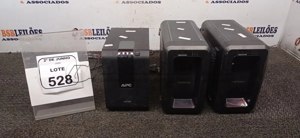 LOTE 528 - 03 NOBREAKS DE MARCAS E MODELOS DIVERSOS. (NO ESTADO) ATENÇÃO! FAZER A VISITAÇÃO ANTES DE ARREMATAR, NÃO SABEMOS SE FUNCIONA, LEILÃO NÃO TEM GARANTIA E NEM DEVOLUÇÃO, SUJEITO A POSSÍVEIS AVARIAS VISÍVEIS/OCULTAS E/OU AUSÊNCIA DE COMPONENTES.