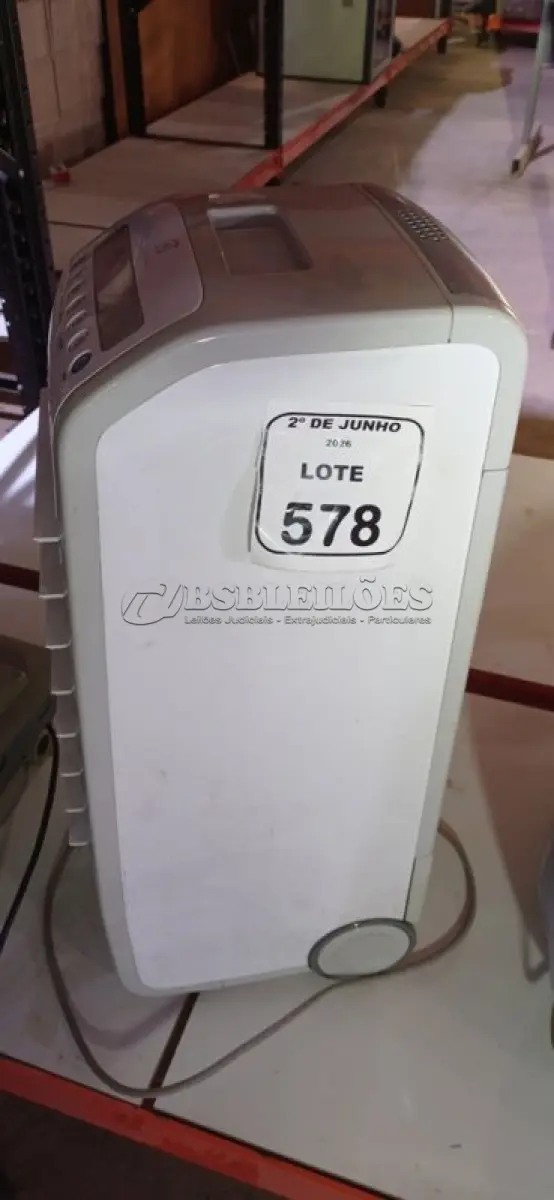 LOTE 578 - 01 HUMIDIFICADOR 220V MARCA ELECTROLUX, 01 UMIDIFICADOR E 01 MÁQUINA PARA MASSAGEAR PÉS. (NO ESTADO) ATENÇÃO! FAZER A VISITAÇÃO ANTES DE ARREMATAR, NÃO SABEMOS SE FUNCIONA, LEILÃO NÃO TEM GARANTIA E NEM DEVOLUÇÃO, SUJEITO A POSSÍVEIS AVARIAS VISÍVEIS/OCULTAS E/OU AUSÊNCIA DE COMPONENTES.