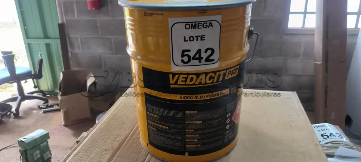 LOTE 542 - 01 HIDRO ÓLEO FUGANTE - VEDACIT - LATAS DE 18L - BASE SOLVENTE. (NO ESTADO EM QUE SE ENCONTRA. SUJEITO A AVARIAS OCULTAS/VISÍVEIS.)