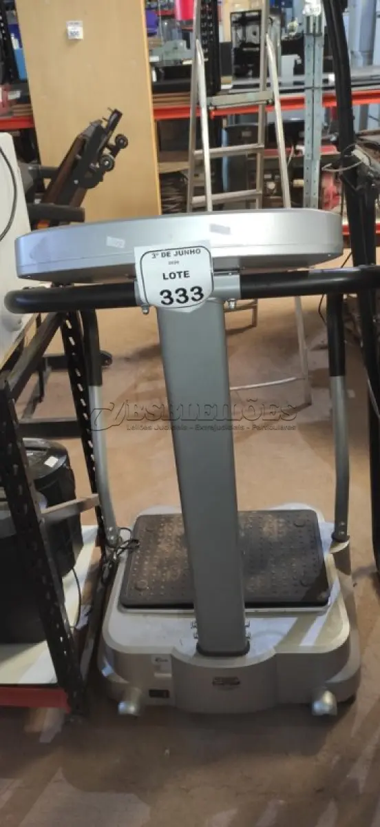 LOTE 333 - 01 PLATAFORMA VIBRATÓRIA TURBO CHARGER MARCA ENERGY M. (NO ESTADO) ATENÇÃO! FAZER A VISITAÇÃO ANTES DE ARREMATAR, NÃO SABEMOS SE FUNCIONA, LEILÃO NÃO TEM GARANTIA E NEM DEVOLUÇÃO, SUJEITO A POSSÍVEIS AVARIAS VISÍVEIS/OCULTAS E/OU AUSÊNCIA DE COMPONENTES.