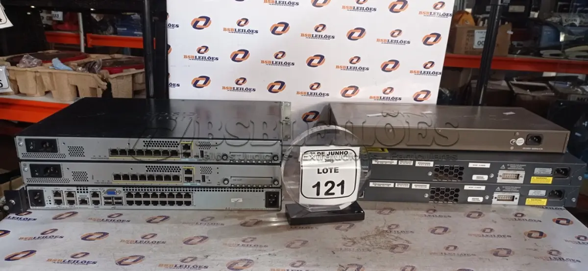 LOTE 121 - 02 FIREWALLS MODELO ASA 5516-X MARCA CISCO E 04 SWITCHES DE MARCAS E MODELOS DIVERSOS. (NO ESTADO) ATENÇÃO! FAZER A VISITAÇÃO ANTES DE ARREMATAR, NÃO SABEMOS SE FUNCIONA, LEILÃO NÃO TEM GARANTIA E NEM DEVOLUÇÃO, SUJEITO A POSSÍVEIS AVARIAS VISÍVEIS/OCULTAS E/OU AUSÊNCIA DE COMPONENTES.