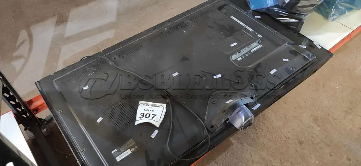 LOTE 307 - 01 TV 42’’ MARCA AOC E 01 TV 50’’ MARCA SAMSUNG PARA RETIRADA DE PEÇAS. (NO ESTADO) ATENÇÃO! FAZER A VISITAÇÃO ANTES DE ARREMATAR, NÃO SABEMOS SE FUNCIONA, LEILÃO NÃO TEM GARANTIA E NEM DEVOLUÇÃO, SUJEITO A POSSÍVEIS AVARIAS VISÍVEIS/OCULTAS E/OU AUSÊNCIA DE COMPONENTES.
