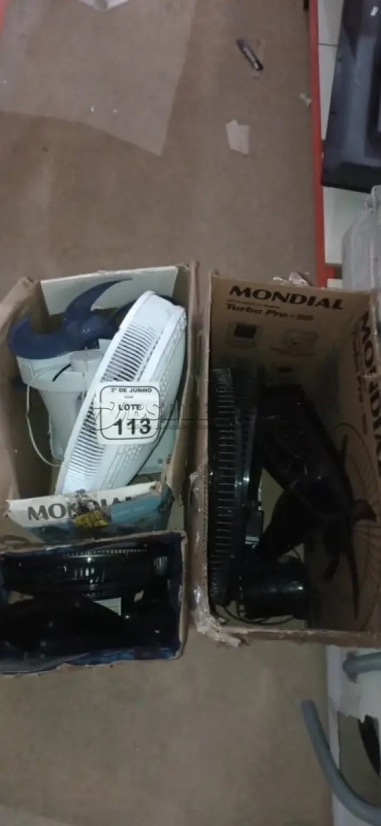LOTE 113 - 03 VENTILADORES DESMONTADOS DE MODELOS DIVERSOS MARCA MONDIAL. (NO ESTADO) ATENÇÃO! FAZER A VISITAÇÃO ANTES DE ARREMATAR, NÃO SABEMOS SE FUNCIONA, LEILÃO NÃO TEM GARANTIA E NEM DEVOLUÇÃO, SUJEITO A POSSÍVEIS AVARIAS VISÍVEIS/OCULTAS E/OU AUSÊNCIA DE COMPONENTES.