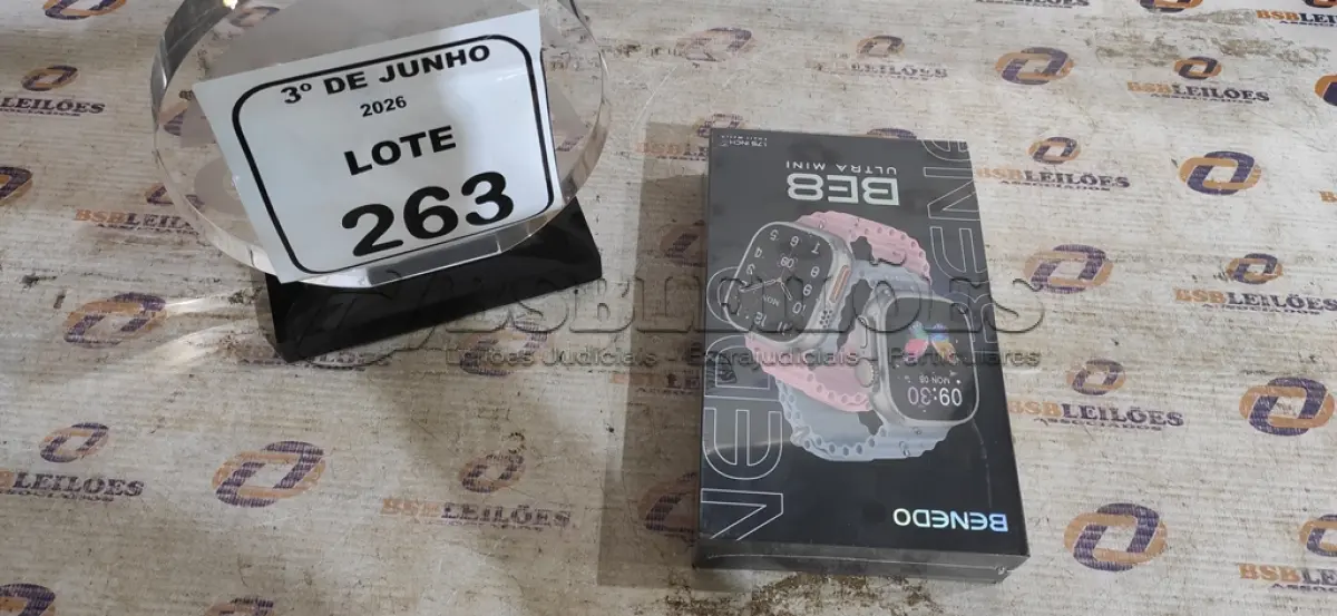 LOTE 263 - 01 SMART WATCH MODELO BE8 ULTRA MINI MARCA BENEDO. (NO ESTADO) ATENÇÃO! FAZER A VISITAÇÃO ANTES DE ARREMATAR, NÃO SABEMOS SE FUNCIONA, LEILÃO NÃO TEM GARANTIA E NEM DEVOLUÇÃO, SUJEITO A POSSÍVEIS AVARIAS VISÍVEIS/OCULTAS E/OU AUSÊNCIA DE COMPONENTES.