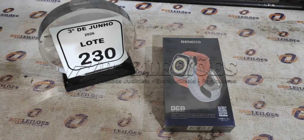LOTE 230 - 01 SMART WATCH MODELO BE8 ULTRA MINI MARCA BENEDO. (NO ESTADO) ATENÇÃO! FAZER A VISITAÇÃO ANTES DE ARREMATAR, NÃO SABEMOS SE FUNCIONA, LEILÃO NÃO TEM GARANTIA E NEM DEVOLUÇÃO, SUJEITO A POSSÍVEIS AVARIAS VISÍVEIS/OCULTAS E/OU AUSÊNCIA DE COMPONENTES.