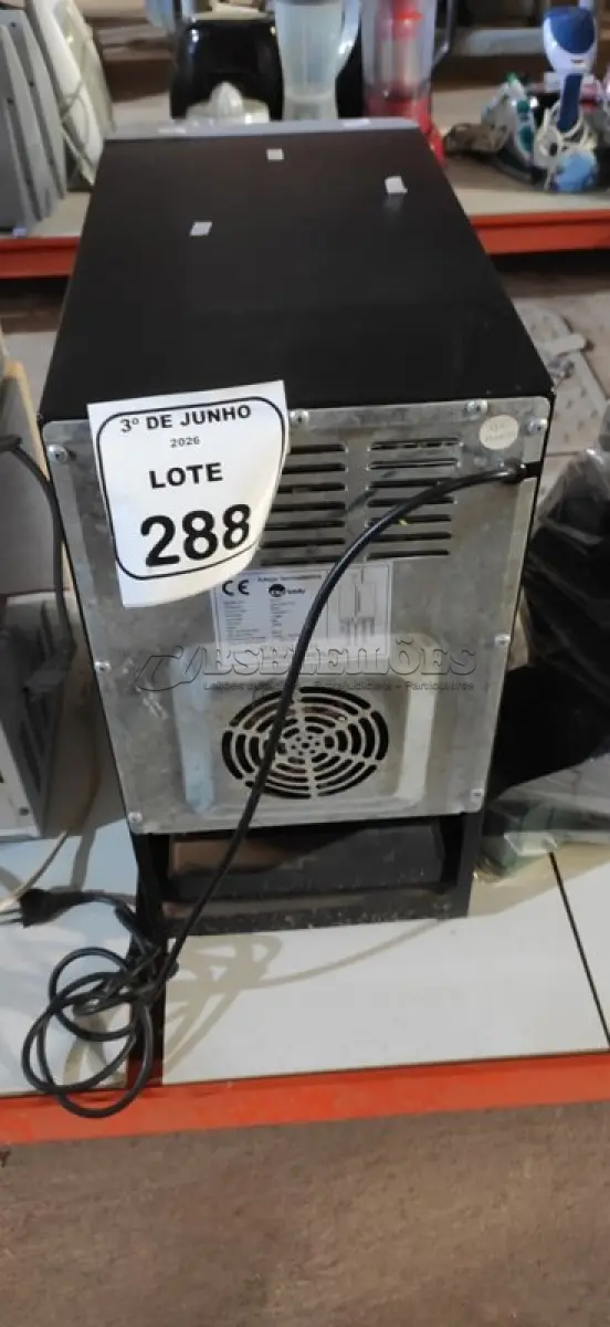 LOTE 288 - 01 ADEGA 220V MARCA DYNASTY. (NO ESTADO) ATENÇÃO! FAZER A VISITAÇÃO ANTES DE ARREMATAR, NÃO SABEMOS SE FUNCIONA, LEILÃO NÃO TEM GARANTIA E NEM DEVOLUÇÃO, SUJEITO A POSSÍVEIS AVARIAS VISÍVEIS/OCULTAS E/OU AUSÊNCIA DE COMPONENTES.
