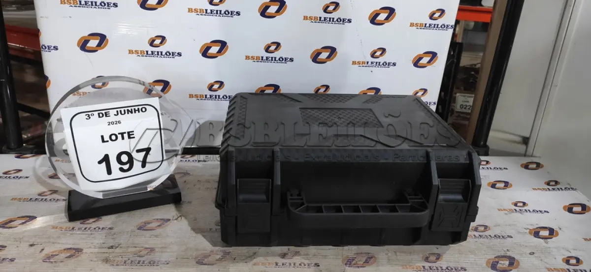 LOTE 197 - 01 CHAVE DE IMPACTO A BATERIA 48V COM CARREGADOR, JOGO DE SEQUQTE E CASE MARCA DAOYEE. (NO ESTADO) ATENÇÃO! FAZER A VISITAÇÃO ANTES DE ARREMATAR, NÃO SABEMOS SE FUNCIONA, LEILÃO NÃO TEM GARANTIA E NEM DEVOLUÇÃO, SUJEITO A POSSÍVEIS AVARIAS VISÍVEIS/OCULTAS E/OU AUSÊNCIA DE COMPONENTES.