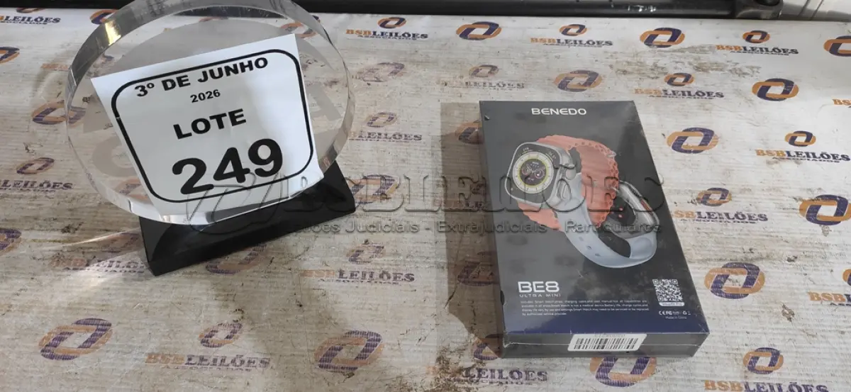 LOTE 249 - 01 SMART WATCH MODELO BE8 ULTRA MINI MARCA BENEDO. (NO ESTADO) ATENÇÃO! FAZER A VISITAÇÃO ANTES DE ARREMATAR, NÃO SABEMOS SE FUNCIONA, LEILÃO NÃO TEM GARANTIA E NEM DEVOLUÇÃO, SUJEITO A POSSÍVEIS AVARIAS VISÍVEIS/OCULTAS E/OU AUSÊNCIA DE COMPONENTES.