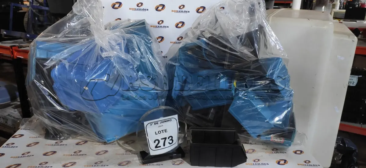 LOTE 273 - 01 LOTE COM GRANDE QUANTIDADE DE CAIXAS DE PLÁSTICO ORGANIZADORAS DE PARAFUSOS. (NO ESTADO) ATENÇÃO! FAZER A VISITAÇÃO ANTES DE ARREMATAR, NÃO SABEMOS SE FUNCIONA, LEILÃO NÃO TEM GARANTIA E NEM DEVOLUÇÃO, SUJEITO A POSSÍVEIS AVARIAS VISÍVEIS/OCULTAS E/OU AUSÊNCIA DE COMPONENTES.