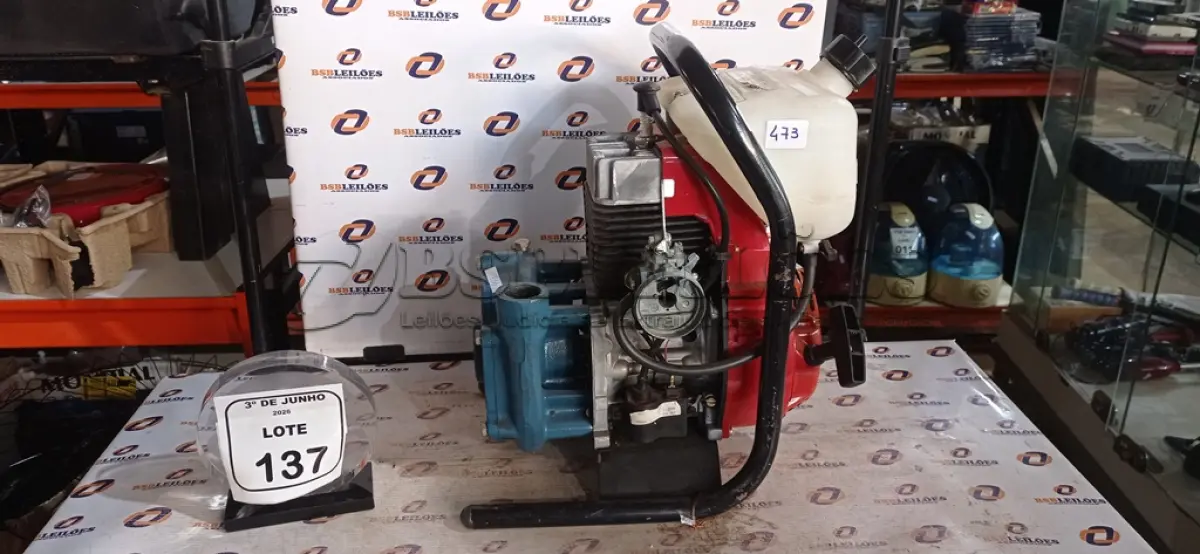 LOTE 137 - 01 MOTO-BOMBA 3.5 HP MARCA BRANCO. (NO ESTADO) ATENÇÃO! FAZER A VISITAÇÃO ANTES DE ARREMATAR, NÃO SABEMOS SE FUNCIONA, LEILÃO NÃO TEM GARANTIA E NEM DEVOLUÇÃO, SUJEITO A POSSÍVEIS AVARIAS VISÍVEIS/OCULTAS E/OU AUSÊNCIA DE COMPONENTES.