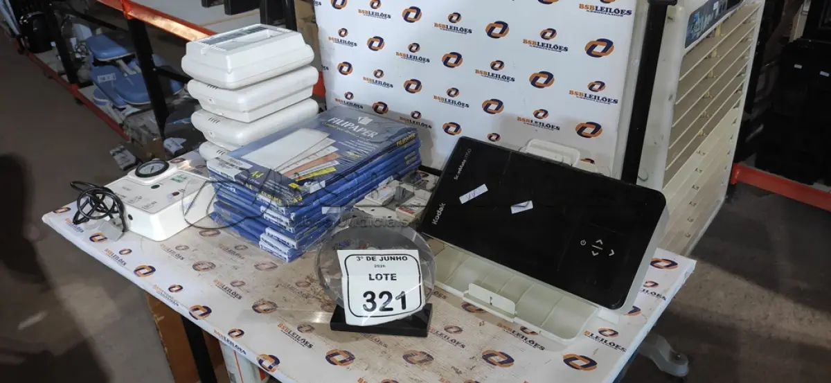 LOTE 321 - 01 SCANNER MODELO I1150 MARCA KODAK, 04 ROTEADORES MARCA HP, 01 PAINEL DE ALARME MICROPROCESSADO MARCA PROTEC, 01 DISJUNTO E GRANDE QUANTIDADE DE FOLHAS A4 PARA IMPRESSORAS. (NO ESTADO) ATENÇÃO! FAZER A VISITAÇÃO ANTES DE ARREMATAR, NÃO SABEMOS SE FUNCIONA, LEILÃO NÃO TEM GARANTIA E NEM DEVOLUÇÃO, SUJEITO A POSSÍVEIS AVARIAS VISÍVEIS/OCULTAS E/OU AUSÊNCIA DE COMPONENTES.