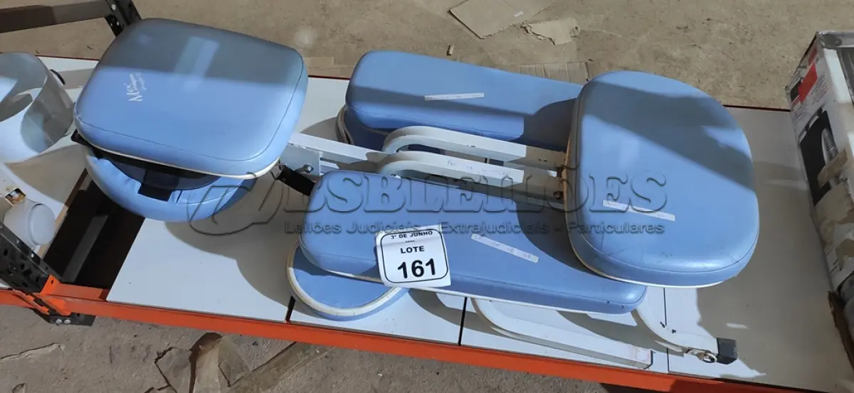 LOTE 161 - 01 CADEIRA DE QUICK MASSAGEM PORTÁTIL MARCA MEX. (NO ESTADO) ATENÇÃO! FAZER A VISITAÇÃO ANTES DE ARREMATAR, NÃO SABEMOS SE FUNCIONA, LEILÃO NÃO TEM GARANTIA E NEM DEVOLUÇÃO, SUJEITO A POSSÍVEIS AVARIAS VISÍVEIS/OCULTAS E/OU AUSÊNCIA DE COMPONENTES.