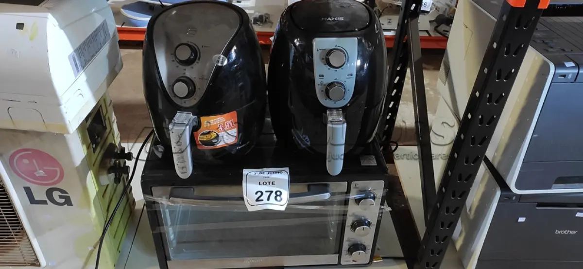LOTE 278 - 01 FORNO ELÉTRICO 52L E 02 AIR FRYER 220V MARCA MONDIAL. (NO ESTADO) ATENÇÃO! FAZER A VISITAÇÃO ANTES DE ARREMATAR, NÃO SABEMOS SE FUNCIONA, LEILÃO NÃO TEM GARANTIA E NEM DEVOLUÇÃO, SUJEITO A POSSÍVEIS AVARIAS VISÍVEIS/OCULTAS E/OU AUSÊNCIA DE COMPONENTES.