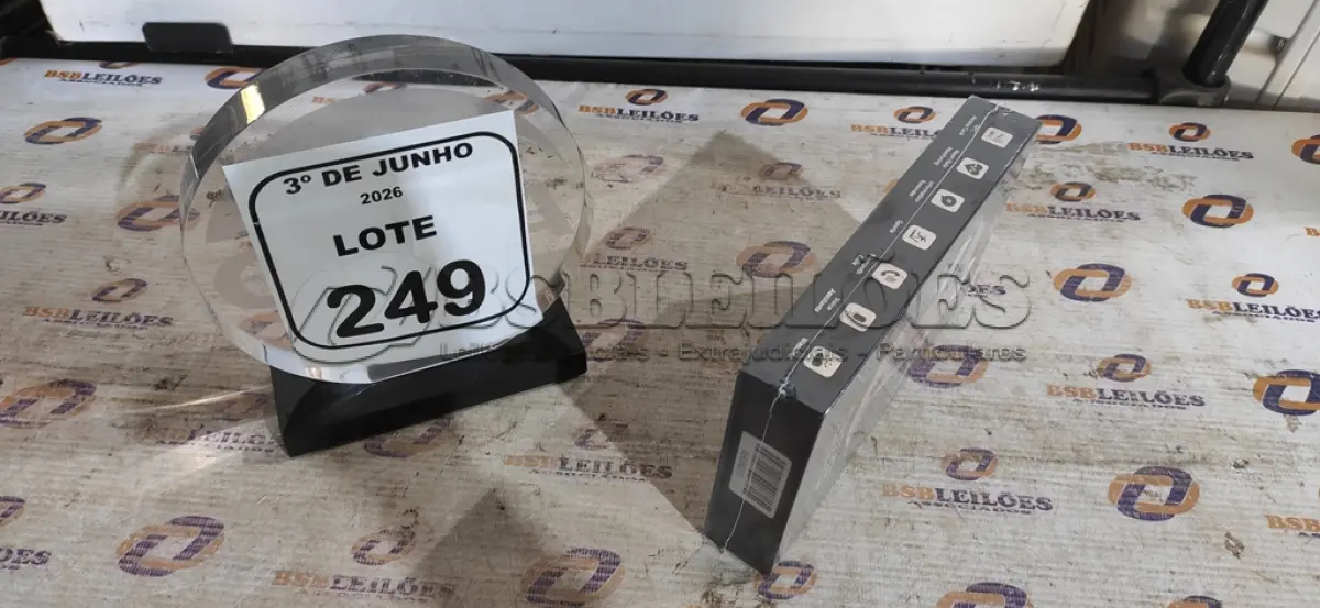 LOTE 249 - 01 SMART WATCH MODELO BE8 ULTRA MINI MARCA BENEDO. (NO ESTADO) ATENÇÃO! FAZER A VISITAÇÃO ANTES DE ARREMATAR, NÃO SABEMOS SE FUNCIONA, LEILÃO NÃO TEM GARANTIA E NEM DEVOLUÇÃO, SUJEITO A POSSÍVEIS AVARIAS VISÍVEIS/OCULTAS E/OU AUSÊNCIA DE COMPONENTES.