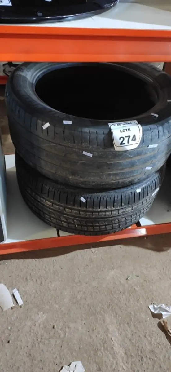 LOTE 274 - 01 PNEU 275/45 R20 E 01 PNEU 275/40 2R 20. (NO ESTADO) ATENÇÃO! FAZER A VISITAÇÃO ANTES DE ARREMATAR, NÃO SABEMOS SE FUNCIONA, LEILÃO NÃO TEM GARANTIA E NEM DEVOLUÇÃO, SUJEITO A POSSÍVEIS AVARIAS VISÍVEIS/OCULTAS E/OU AUSÊNCIA DE COMPONENTES.