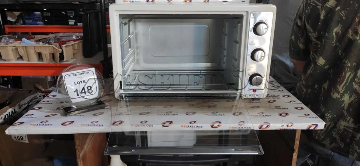 LOTE 148 - 01 FORNO ELÉTRICO 52L 220V MARCA MONDIAL. (NO ESTADO) ATENÇÃO! FAZER A VISITAÇÃO ANTES DE ARREMATAR, NÃO SABEMOS SE FUNCIONA, LEILÃO NÃO TEM GARANTIA E NEM DEVOLUÇÃO, SUJEITO A POSSÍVEIS AVARIAS VISÍVEIS/OCULTAS E/OU AUSÊNCIA DE COMPONENTES.