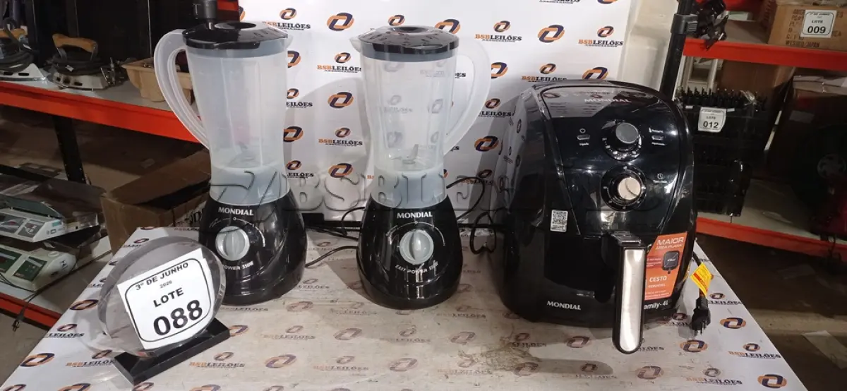 LOTE 088 - 01 AIR FRYER 4L 220V E 02 LIQUIDIFICADORES 220V MARCA MONDIAL. (NO ESTADO) ATENÇÃO! FAZER A VISITAÇÃO ANTES DE ARREMATAR, NÃO SABEMOS SE FUNCIONA, LEILÃO NÃO TEM GARANTIA E NEM DEVOLUÇÃO, SUJEITO A POSSÍVEIS AVARIAS VISÍVEIS/OCULTAS E/OU AUSÊNCIA DE COMPONENTES.