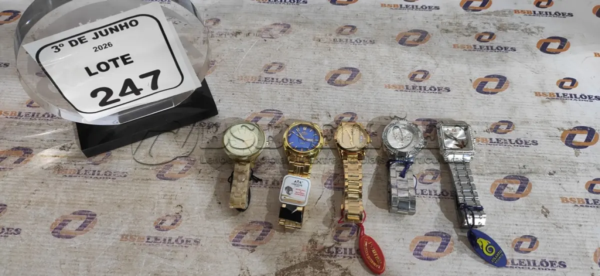 LOTE 247 - 05 RELÓGIOS DE PULSO. (NO ESTADO) ATENÇÃO! FAZER A VISITAÇÃO ANTES DE ARREMATAR, NÃO SABEMOS SE FUNCIONA, LEILÃO NÃO TEM GARANTIA E NEM DEVOLUÇÃO, SUJEITO A POSSÍVEIS AVARIAS VISÍVEIS/OCULTAS E/OU AUSÊNCIA DE COMPONENTES.
