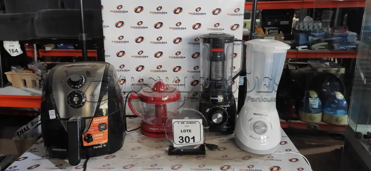 LOTE 301 - 01 AIR FRYER DE 4L, 01 ESPREMEDOR DE FRUTAS E 02 LIQUIDIFICADORES MARCA MONDIAL. (NO ESTADO) ATENÇÃO! FAZER A VISITAÇÃO ANTES DE ARREMATAR, NÃO SABEMOS SE FUNCIONA, LEILÃO NÃO TEM GARANTIA E NEM DEVOLUÇÃO, SUJEITO A POSSÍVEIS AVARIAS VISÍVEIS/OCULTAS E/OU AUSÊNCIA DE COMPONENTES.