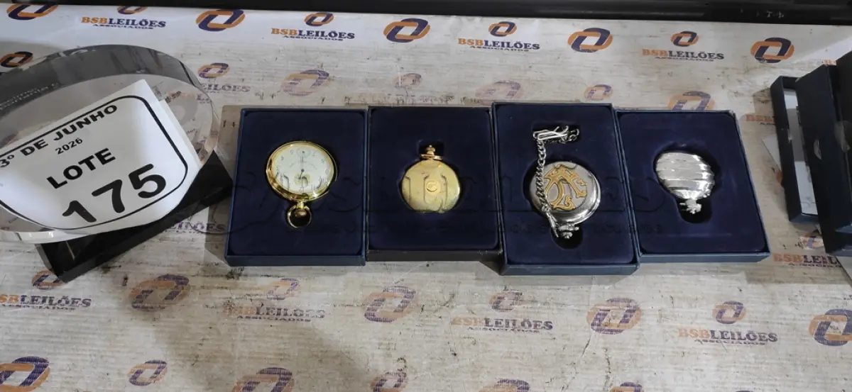 LOTE 175 - 04 RELÓGIOS DE BOLSO DE MARCAS E MODELOS DIVERSOS. (NO ESTADO) ATENÇÃO! FAZER A VISITAÇÃO ANTES DE ARREMATAR, NÃO SABEMOS SE FUNCIONA, LEILÃO NÃO TEM GARANTIA E NEM DEVOLUÇÃO, SUJEITO A POSSÍVEIS AVARIAS VISÍVEIS/OCULTAS E/OU AUSÊNCIA DE COMPONENTES.