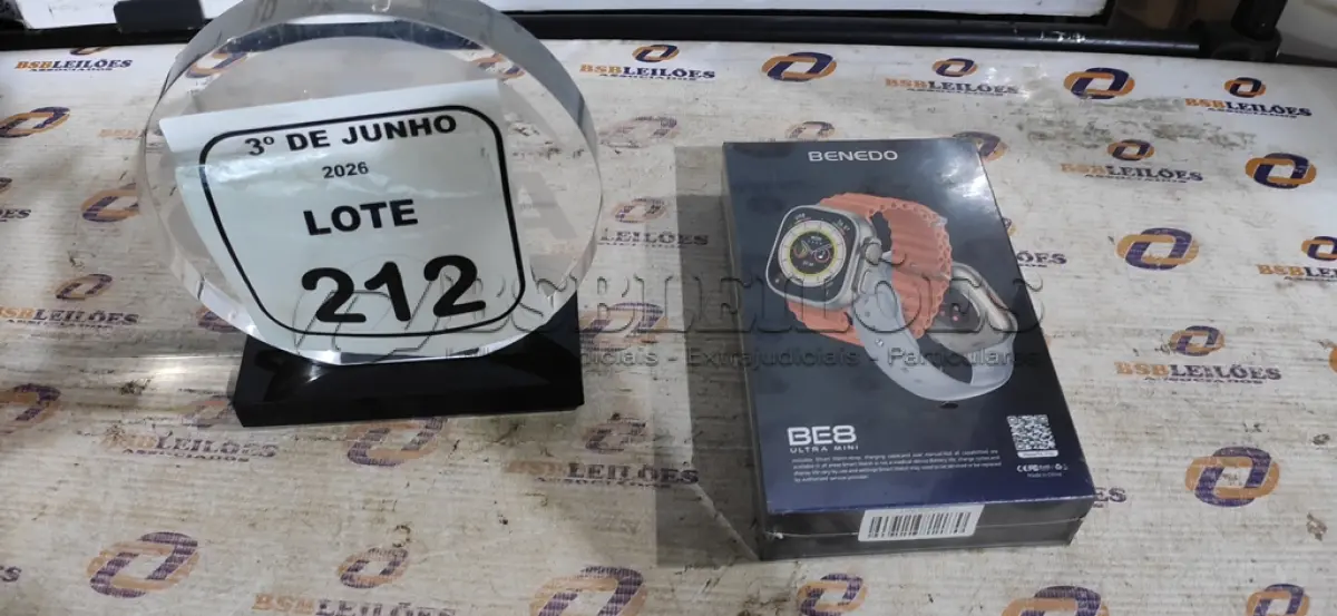 LOTE 212 - 01 SMART WATCH MODELO BE8 ULTRA MINI MARCA BENEDO. (NO ESTADO) ATENÇÃO! FAZER A VISITAÇÃO ANTES DE ARREMATAR, NÃO SABEMOS SE FUNCIONA, LEILÃO NÃO TEM GARANTIA E NEM DEVOLUÇÃO, SUJEITO A POSSÍVEIS AVARIAS VISÍVEIS/OCULTAS E/OU AUSÊNCIA DE COMPONENTES.