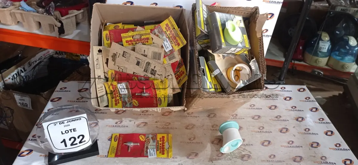 LOTE 122 - 01 LOTE COM GRANDE QUANTIDADE DE DOSADORES DE AZEITE E VEDAS SACOS. (NO ESTADO) ATENÇÃO! FAZER A VISITAÇÃO ANTES DE ARREMATAR, NÃO SABEMOS SE FUNCIONA, LEILÃO NÃO TEM GARANTIA E NEM DEVOLUÇÃO, SUJEITO A POSSÍVEIS AVARIAS VISÍVEIS/OCULTAS E/OU AUSÊNCIA DE COMPONENTES.