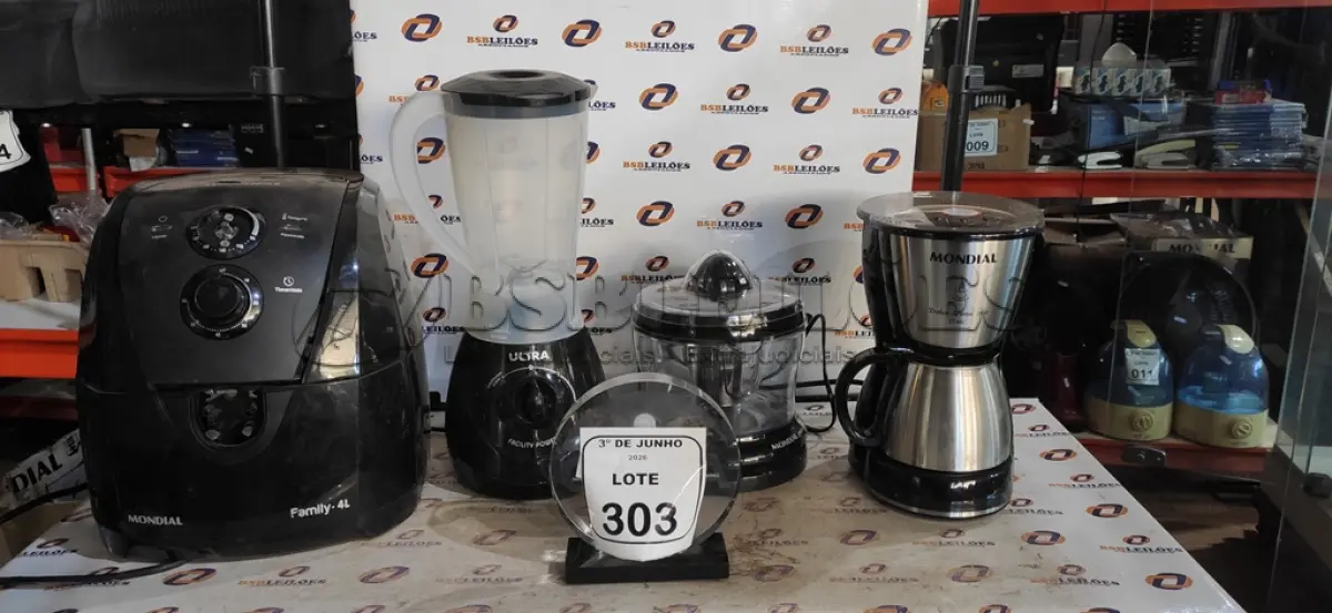 LOTE 303 - 01 AIR FRYER 4L, 01 CAFETEIRA 220V, 01 ESPREMEDOR DE FRUTAS E 01 LIQUIDIFICADOR 220V MARCA MONDIAL. (NO ESTADO) ATENÇÃO! FAZER A VISITAÇÃO ANTES DE ARREMATAR, NÃO SABEMOS SE FUNCIONA, LEILÃO NÃO TEM GARANTIA E NEM DEVOLUÇÃO, SUJEITO A POSSÍVEIS AVARIAS VISÍVEIS/OCULTAS E/OU AUSÊNCIA DE COMPONENTES.