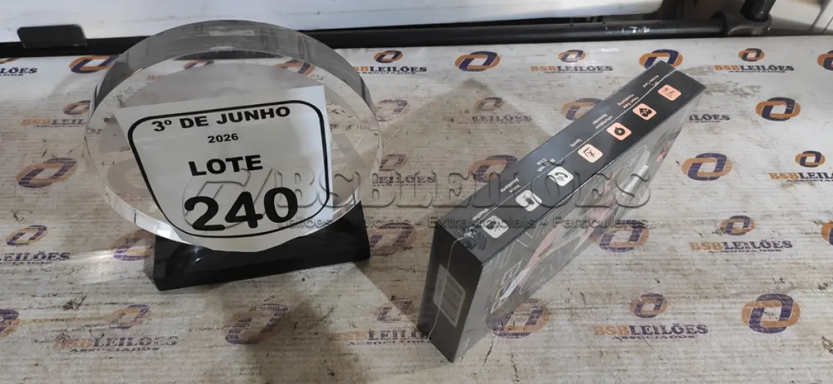 LOTE 240 - 01 SMART WATCH MODELO BE8 ULTRA MINI MARCA BENEDO. (NO ESTADO) ATENÇÃO! FAZER A VISITAÇÃO ANTES DE ARREMATAR, NÃO SABEMOS SE FUNCIONA, LEILÃO NÃO TEM GARANTIA E NEM DEVOLUÇÃO, SUJEITO A POSSÍVEIS AVARIAS VISÍVEIS/OCULTAS E/OU AUSÊNCIA DE COMPONENTES.
